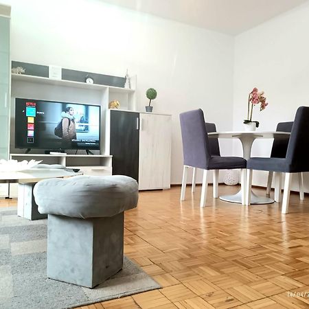 Chic Comfort 1Bdr With Landmark View - Concerthall بوخارست المظهر الخارجي الصورة
